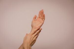 Как да отмиете йод от кожата, косата и ноктите: Ефективни и безопасни методи