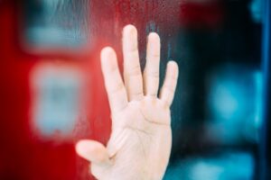 Как да премахнете влажността в апартамент: съвети и лайфхакове