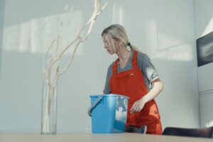 Как да почистите плочки в банята от плака, ръжда и мухъл: доказани продукти, които ще възстановят блясъка на плочките