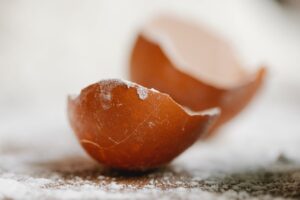 Как да почистите лъжици от купроникел у дома: продукти за премахване на тъмна плака и добавяне на блясък