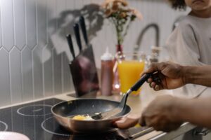 Какво е индукционна печка: всичко, което трябва да знаете за това как работи оборудването