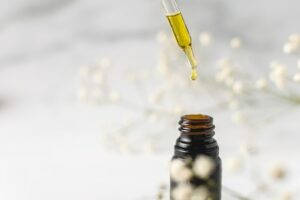 Как да премахнете скоч лента от пластмаса: ефективни импровизирани средства